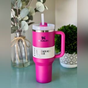 NEW HTF 🩷Fuchsia Stanley 40oz FlowState Tumbler
